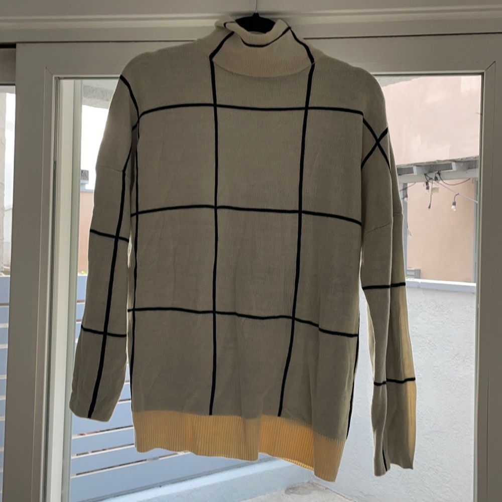 Reversible Black & White Strip Sweater Size S